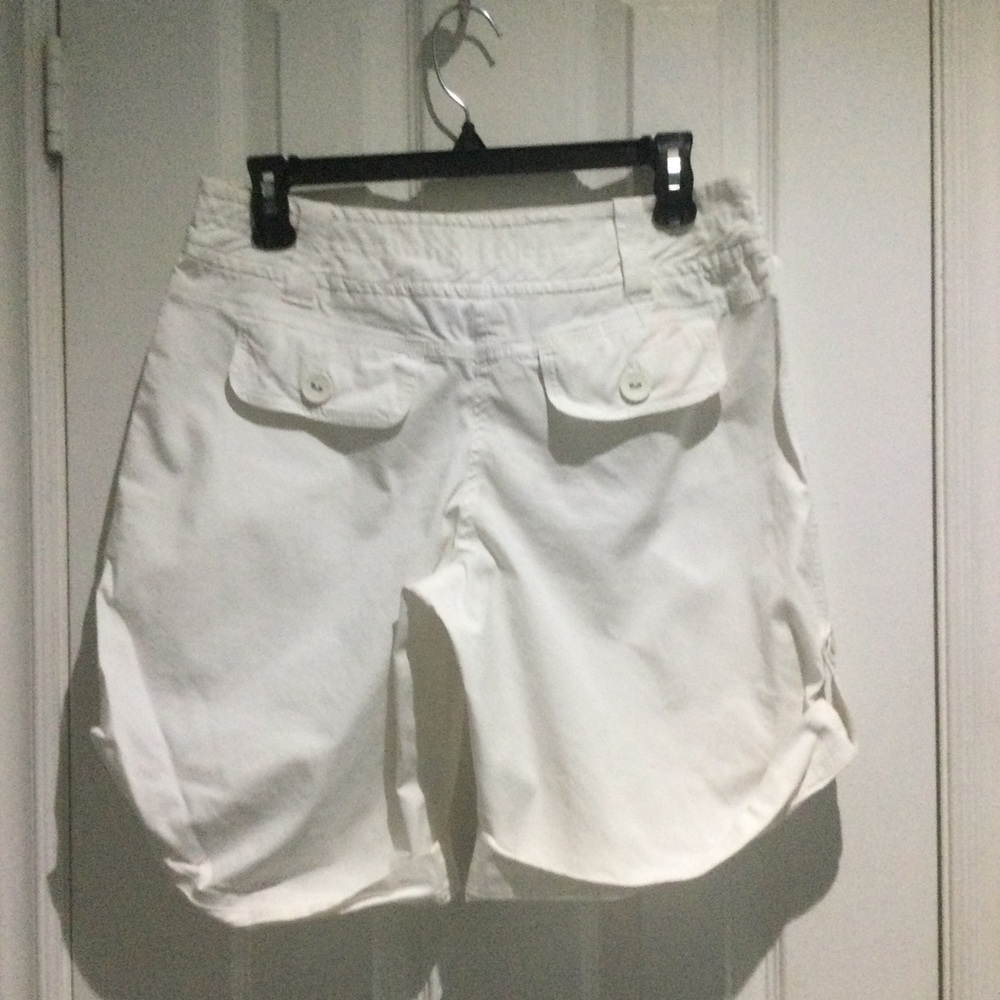 TMX Studio Women’s White Bermuda Shorts - Picture 5 of 6